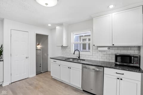 Kitchen at 3915 N Capitol Avenue, Indianapolis, IN
