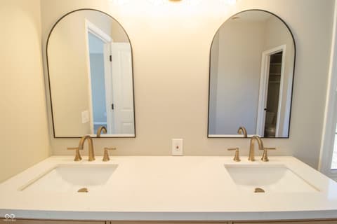 Primary bathroom at 10845 Independence Way, Carmel, IN