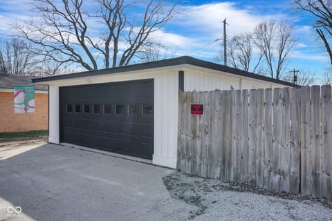 Photo of 7114 S Midland Avenue, Columbus, IN