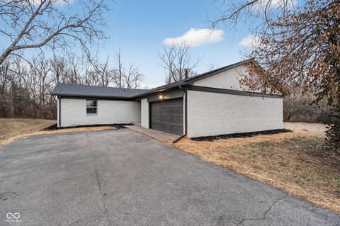 6032 Grandview Drive