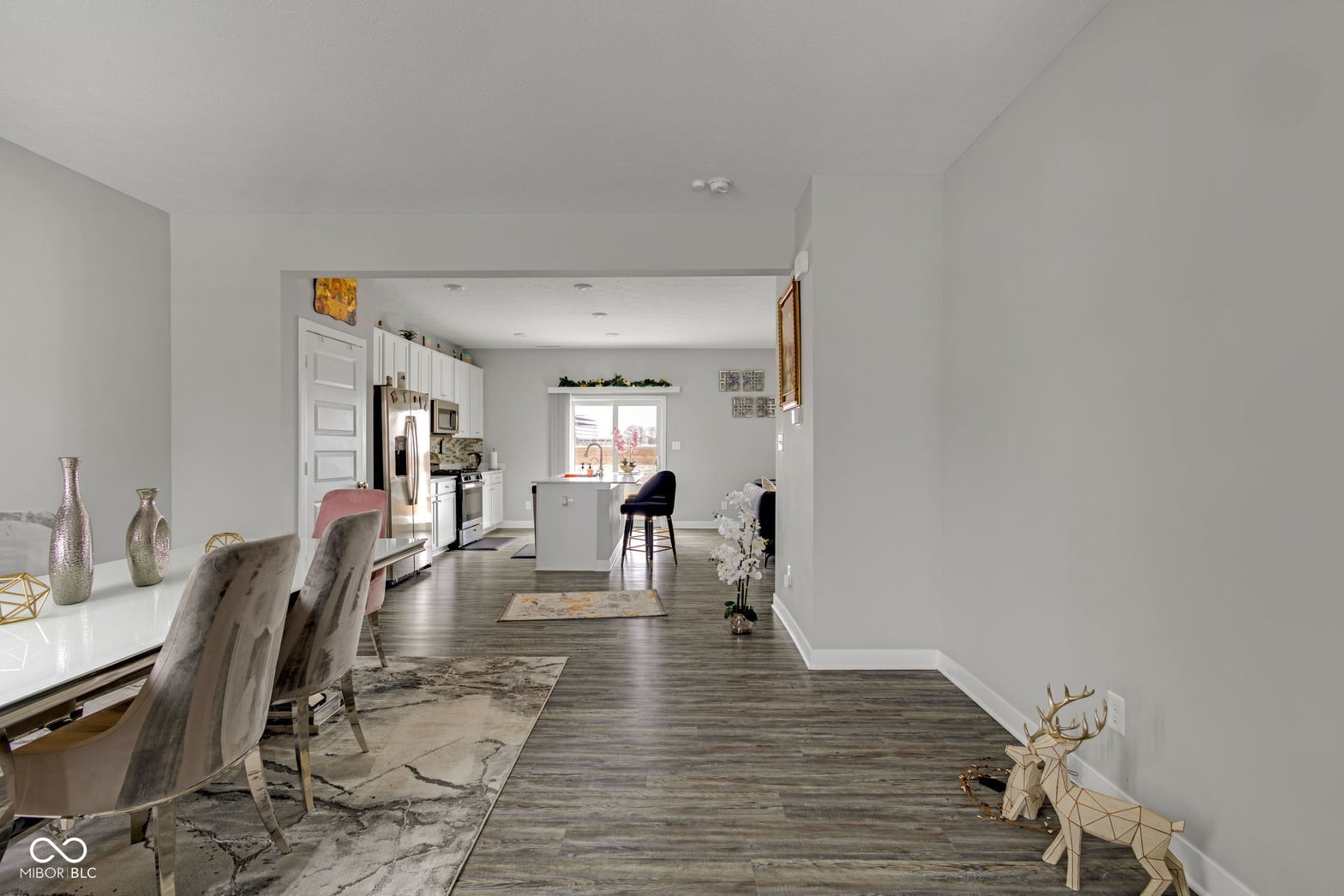 Bright, open kitchen with modern finishes and flowing layout.