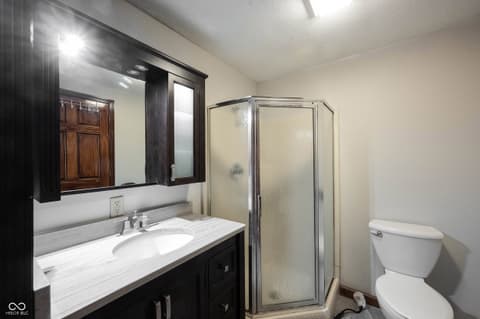 Primary bathroom at 72 Ashbourne Drive, Noblesville, IN
