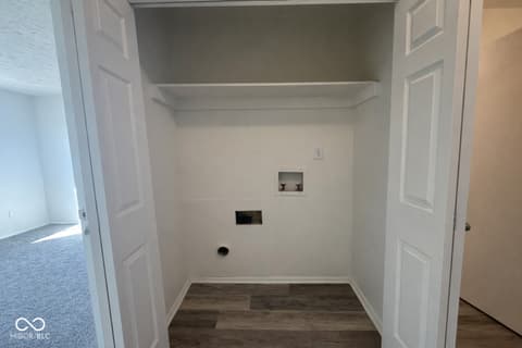 Laundry room at 2872 Two Worlds Drive, Columbus, IN
