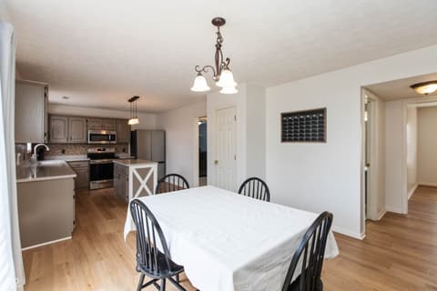 Photo of 502 Acorn Drive, Whiteland, IN