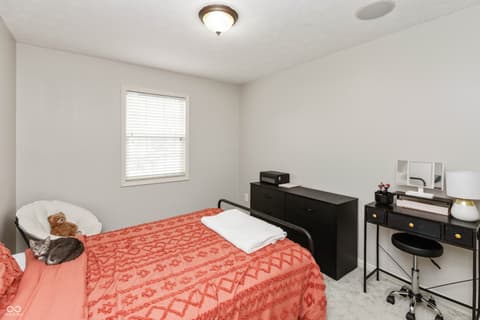 Photo of 502 Acorn Drive, Whiteland, IN