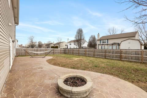 Photo of 502 Acorn Drive, Whiteland, IN