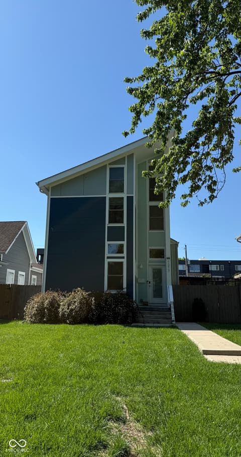 1217 Woodlawn Avenue