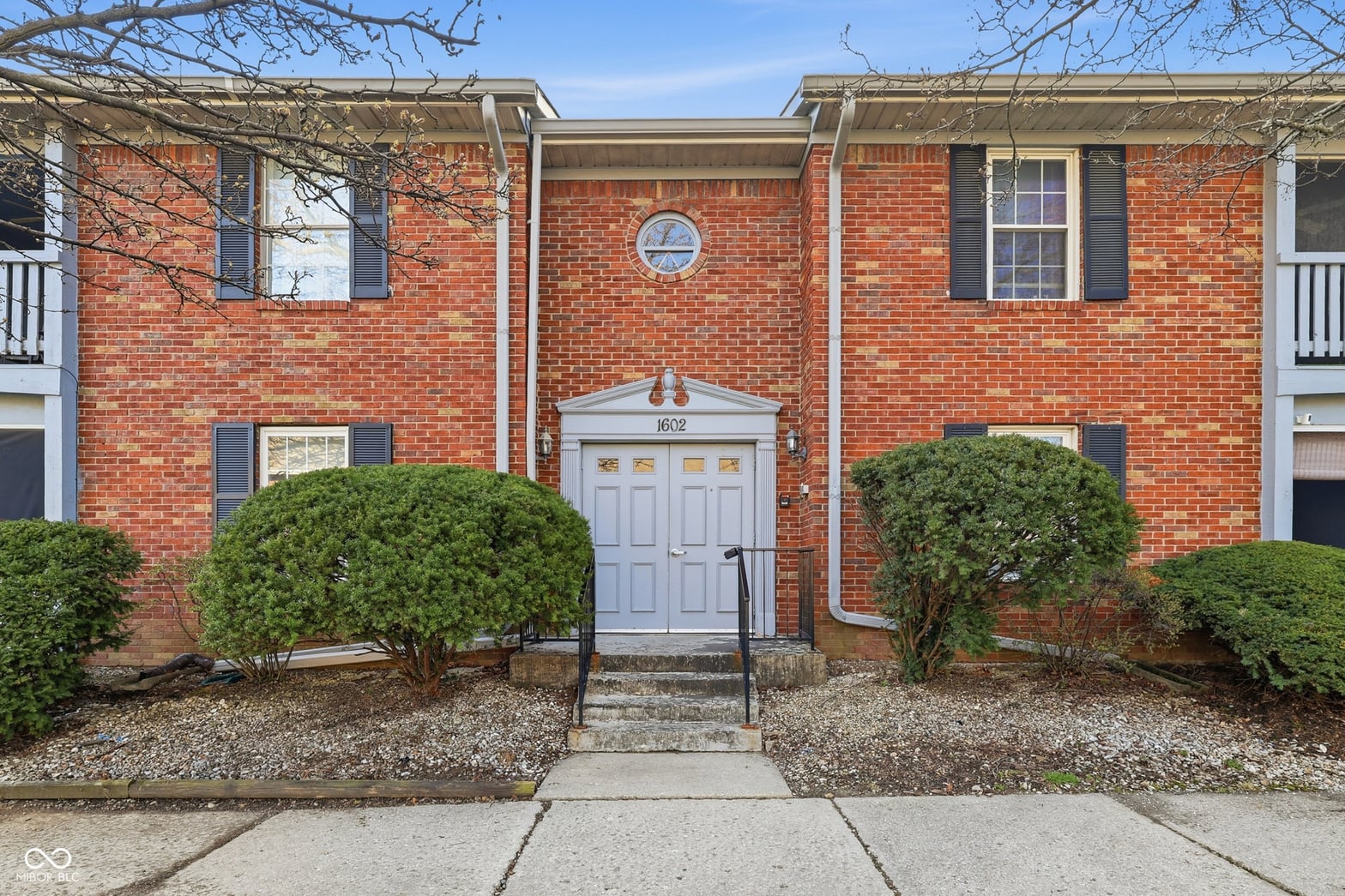 Front exterior at 1602 Queensbridge Square, Indianapolis, IN
