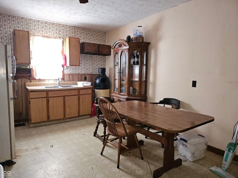 Photo of 103 N Franklin Street, Fairland, IN
