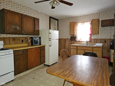 Photo of 103 N Franklin Street, Fairland, IN