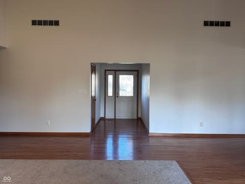 Photo of 7861 Ellipse Parkway, Fishers, IN