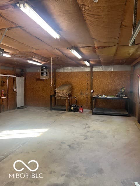 Garage at 384 Honey Locust Place, North Vernon, IN