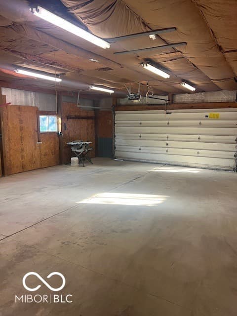 Garage at 384 Honey Locust Place, North Vernon, IN