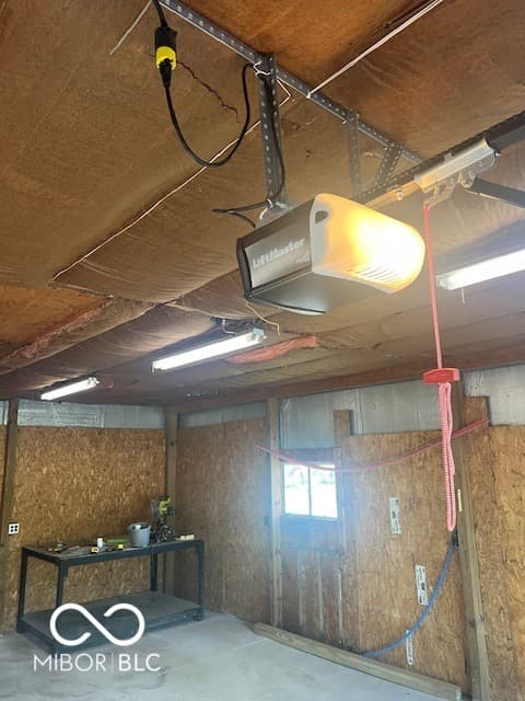 Garage at 384 Honey Locust Place, North Vernon, IN