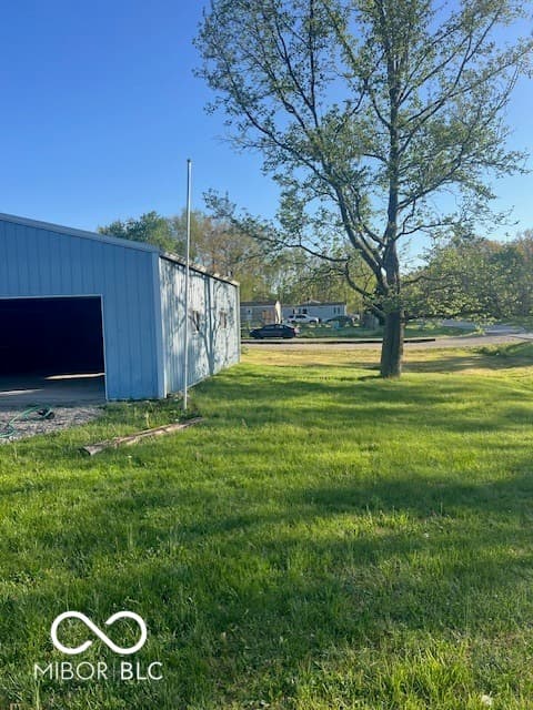 Yard at 384 Honey Locust Place, North Vernon, IN