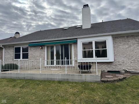 Photo of 1634 Foxmere Way, Greenwood, IN