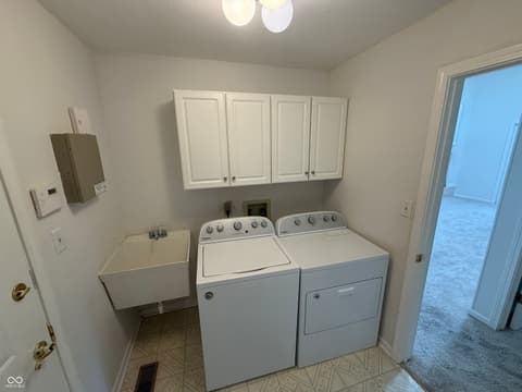 Photo of 1634 Foxmere Way, Greenwood, IN