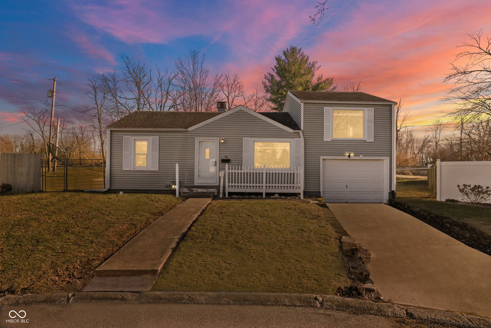 Front exterior at 14 Crescent Court, Anderson, IN