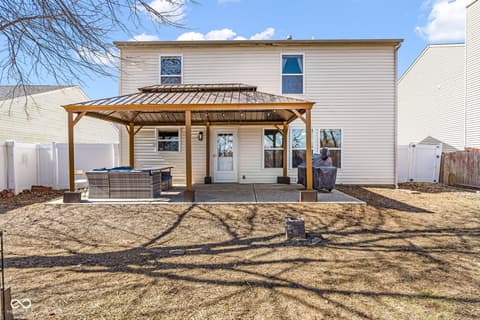 Front exterior at 11417 N Meadowbend Drive, Monrovia, IN