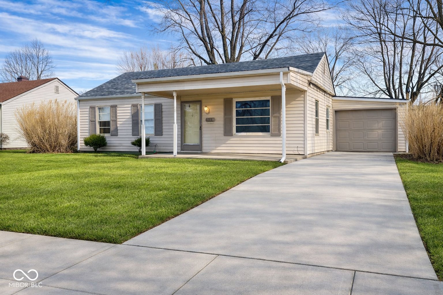 Photo of 910 Lonsvale Drive, Anderson, IN