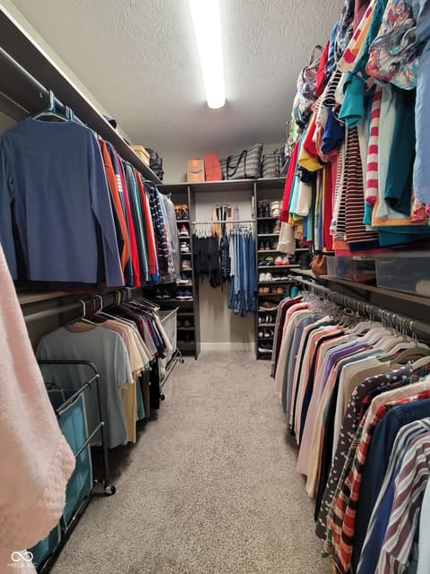 Walk In Closets — 1485 N Monroe Way, Rushville, IN