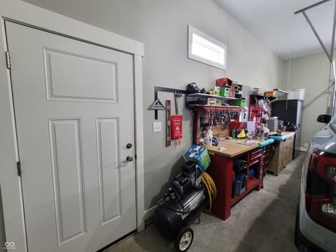 Garage at 1485 N Monroe Way, Rushville, IN
