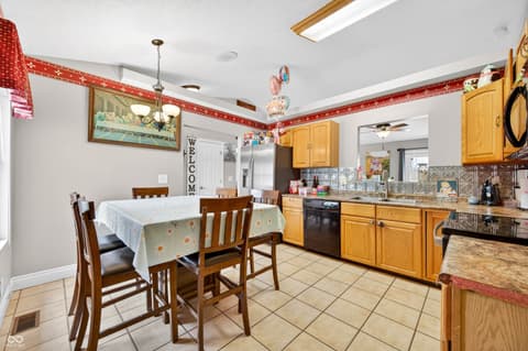 Photo of 2823 Whitney Way, Seymour, IN