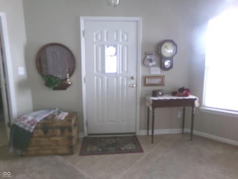Foyer at 7451 Oak Knoll Drive, Indianapolis, IN