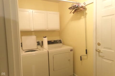 Laundry room at 7451 Oak Knoll Drive, Indianapolis, IN
