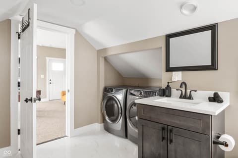 Laundry room at 1041 S East Street, Indianapolis, IN