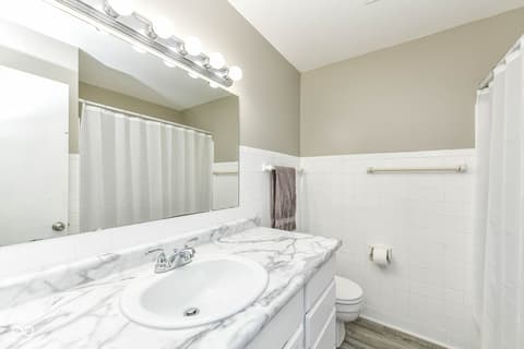 Photo of 435 W Thompson Road, Indianapolis, IN