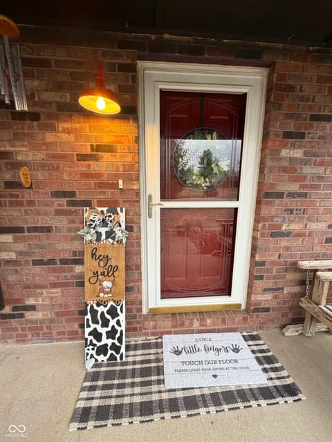 Photo of 825 W Krislynn Woods Avenue, West Terre Haute, IN