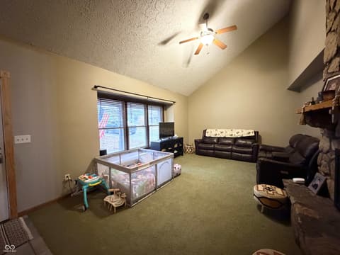 Photo of 825 W Krislynn Woods Avenue, West Terre Haute, IN