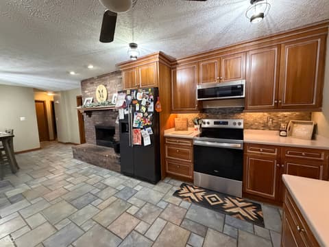 Photo of 825 W Krislynn Woods Avenue, West Terre Haute, IN
