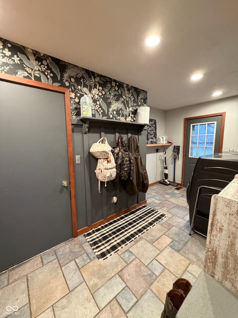 Photo of 825 W Krislynn Woods Avenue, West Terre Haute, IN