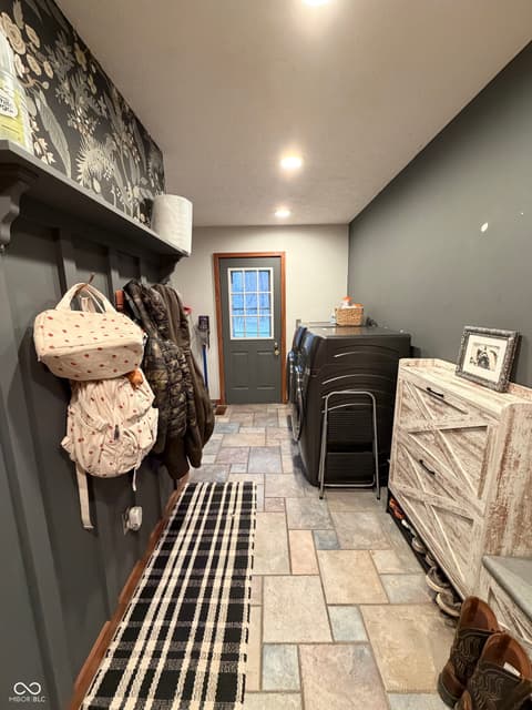 Photo of 825 W Krislynn Woods Avenue, West Terre Haute, IN
