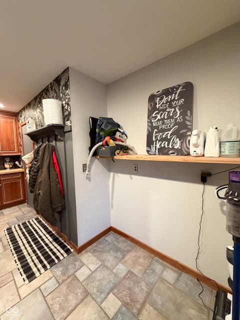 Photo of 825 W Krislynn Woods Avenue, West Terre Haute, IN