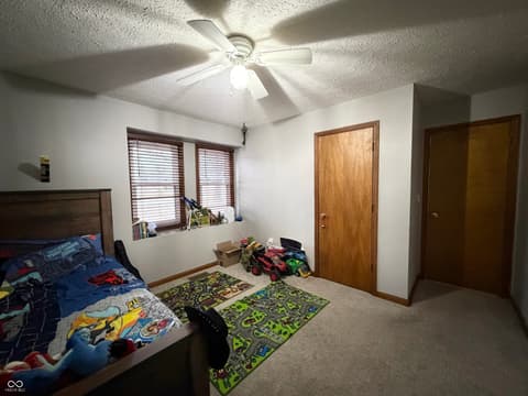 Photo of 825 W Krislynn Woods Avenue, West Terre Haute, IN