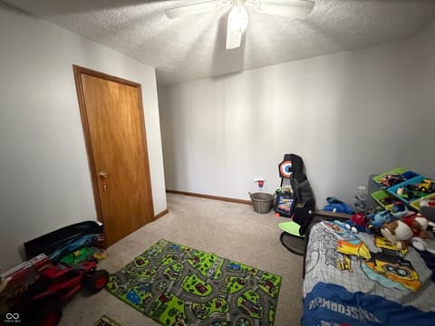 Photo of 825 W Krislynn Woods Avenue, West Terre Haute, IN