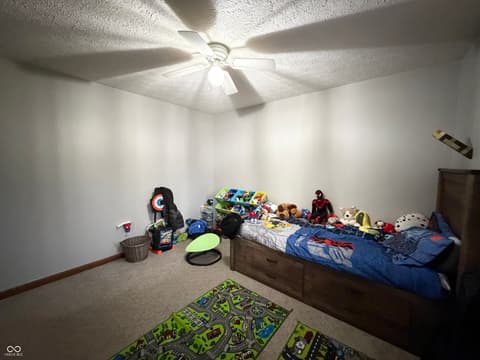 Photo of 825 W Krislynn Woods Avenue, West Terre Haute, IN