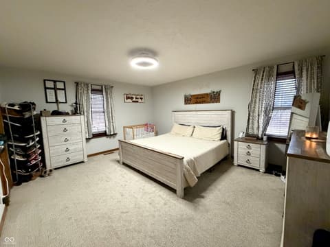 Photo of 825 W Krislynn Woods Avenue, West Terre Haute, IN