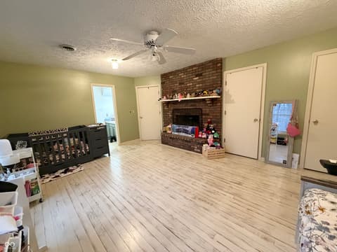 Photo of 825 W Krislynn Woods Avenue, West Terre Haute, IN