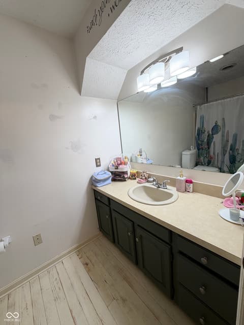 Photo of 825 W Krislynn Woods Avenue, West Terre Haute, IN