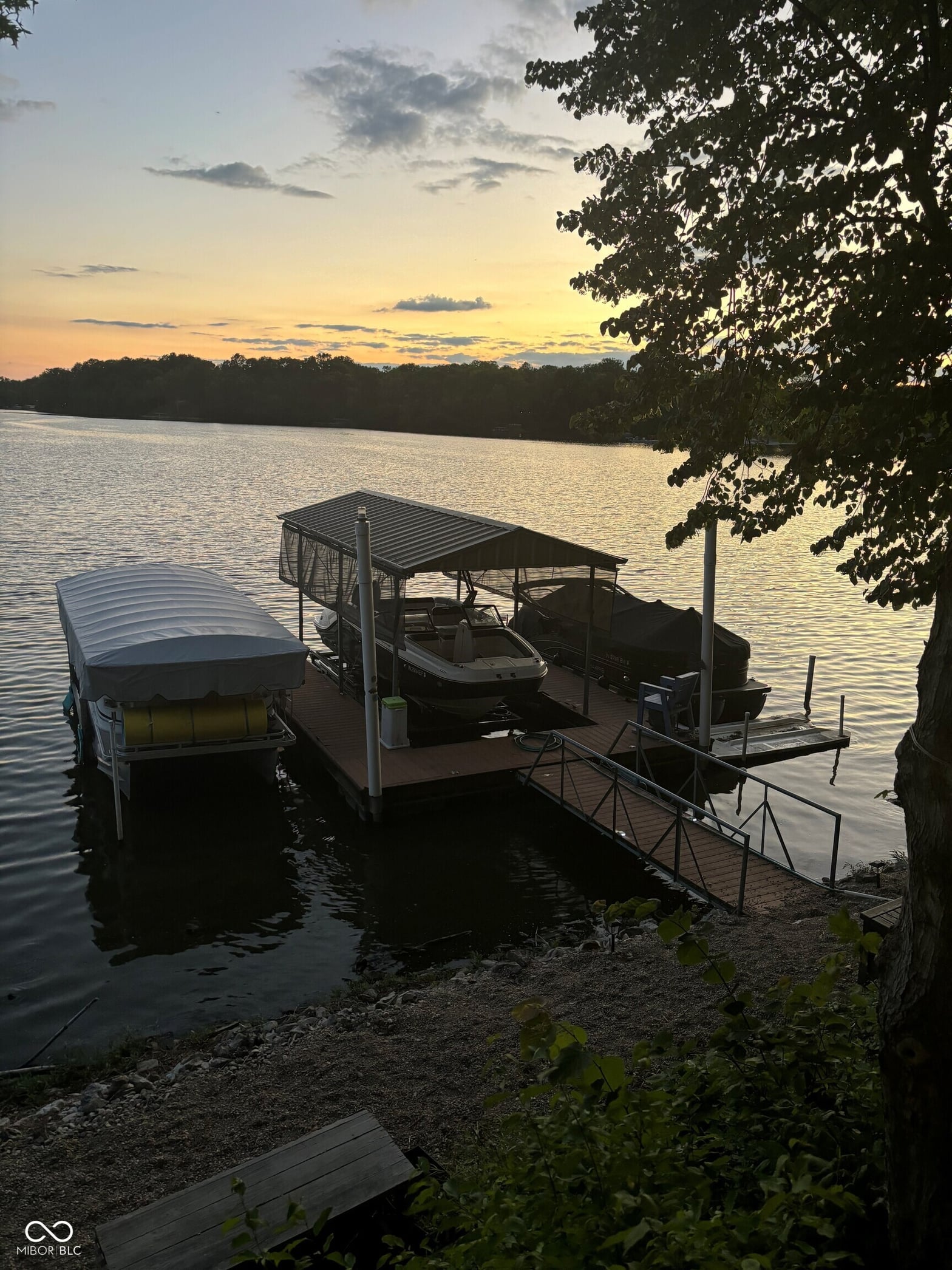Dock
