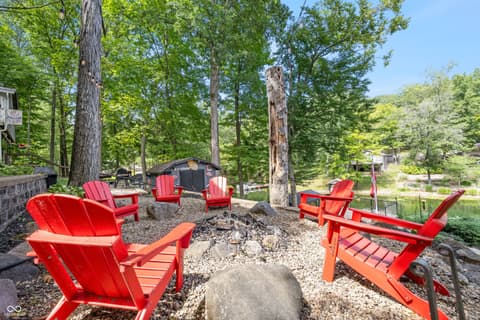 Outdoor living area at 6420 Oriole Drive, Nineveh, IN