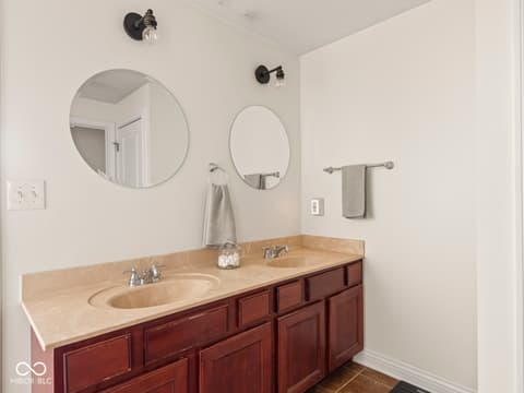 Photo of 350 N Meridian Street, Indianapolis, IN