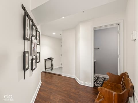 Photo of 350 N Meridian Street, Indianapolis, IN