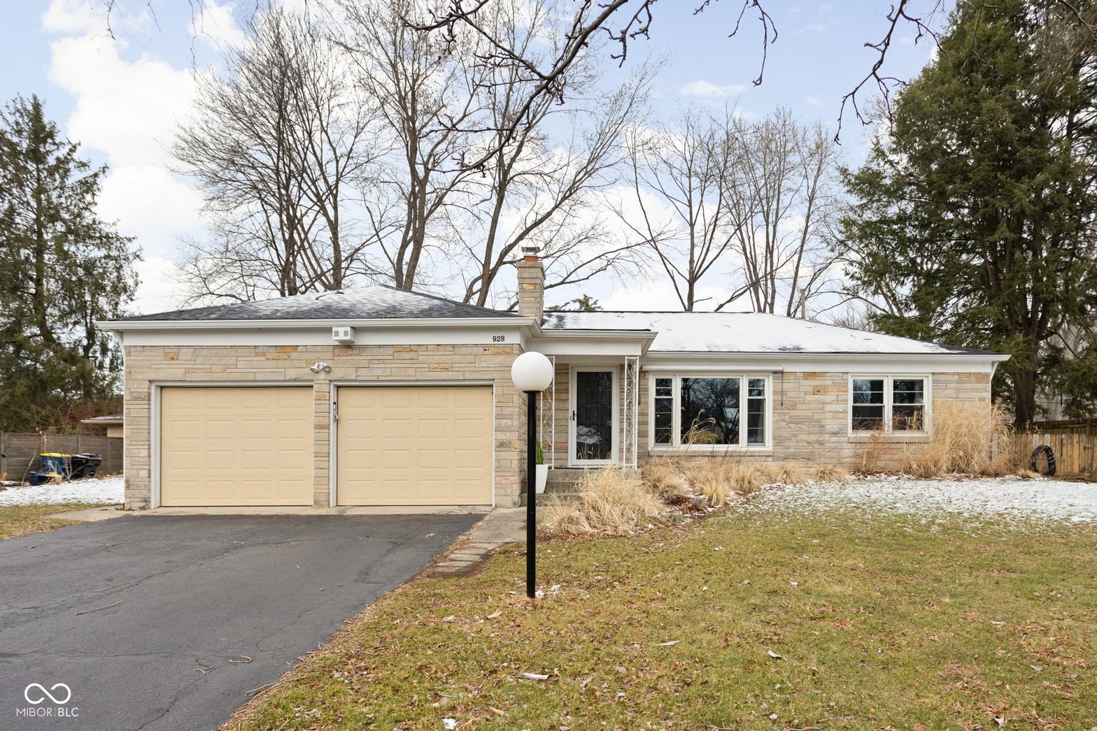 Photo of 928 Forest Blvd N Drive, Indianapolis, IN