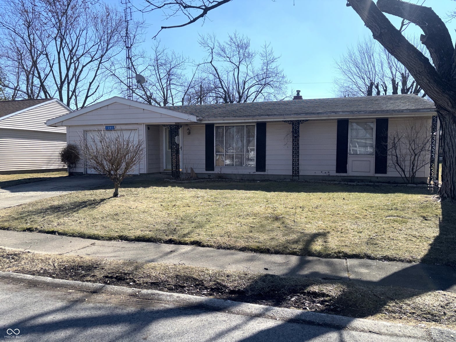 Front exterior at 1201 Meadow Lane, Portland, IN