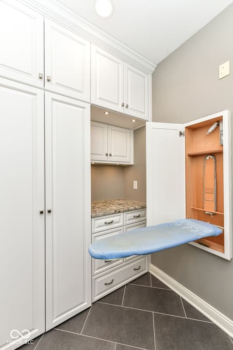 Laundry room at 128 Somerset Court, Noblesville, IN